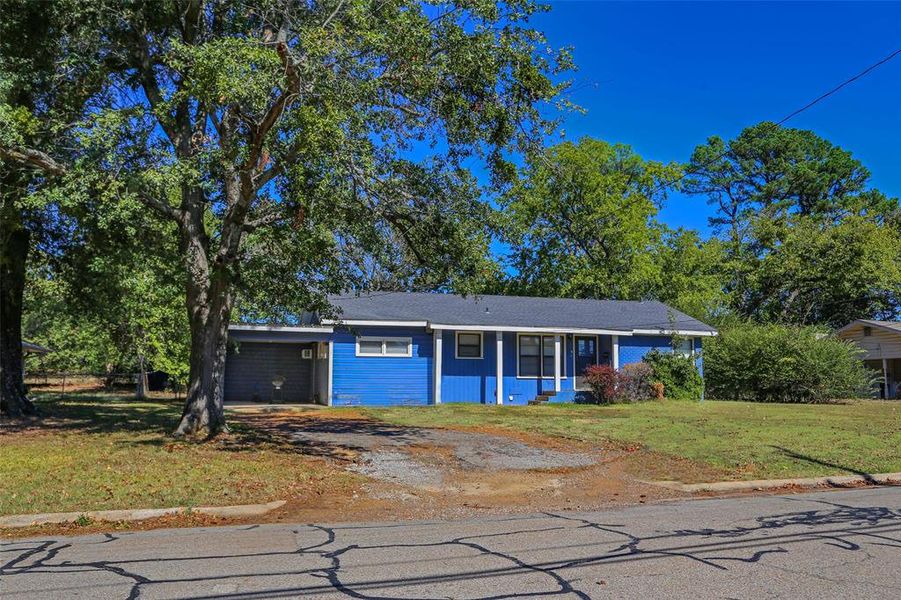 Image 8 of a home in .