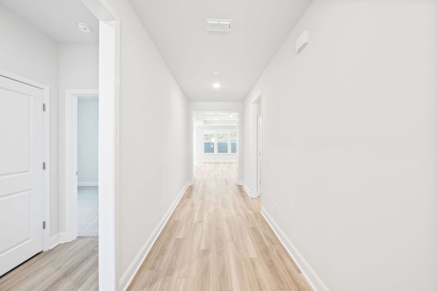 Spacious, unfurnished interior of a new home in Grand Arbor, Blythewood (Image 19).