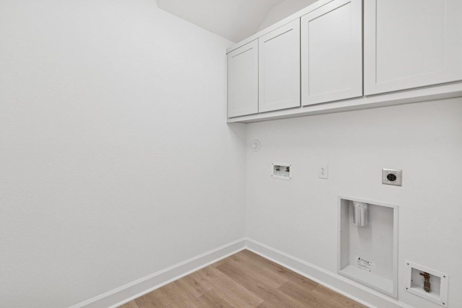 Spacious, unfurnished interior of a new home in ARTAVIA 45' Homesites, Conroe (Image 31).