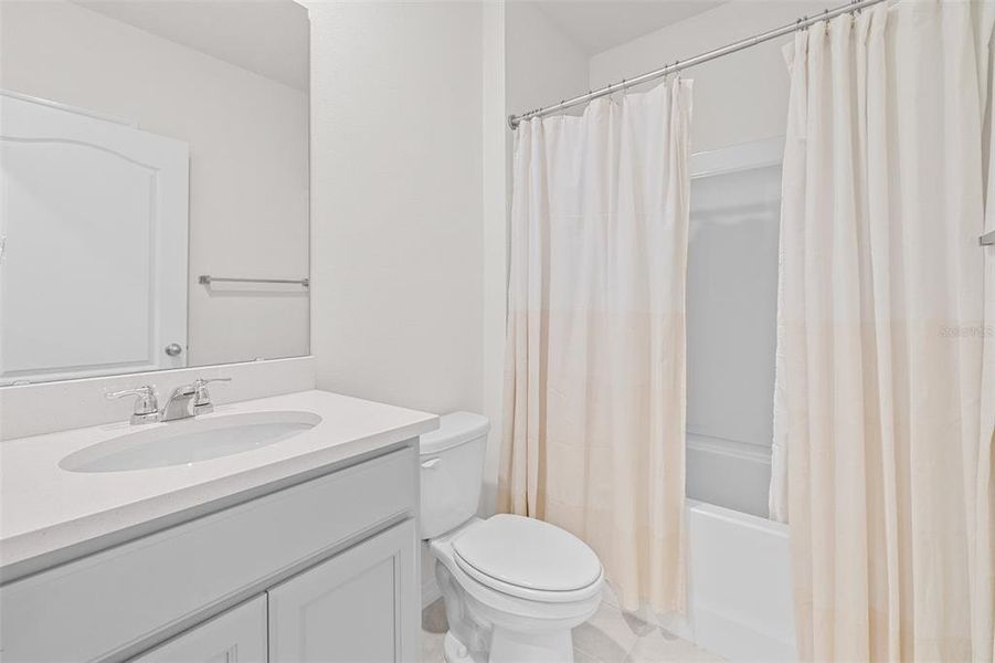 Furnished interior view inside a new home in , Bartow (Image 34).