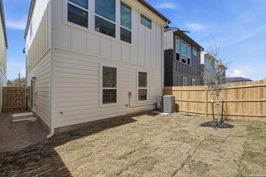 Exterior details and patio area of a home in Rose Hill, San Antonio (Image 25).