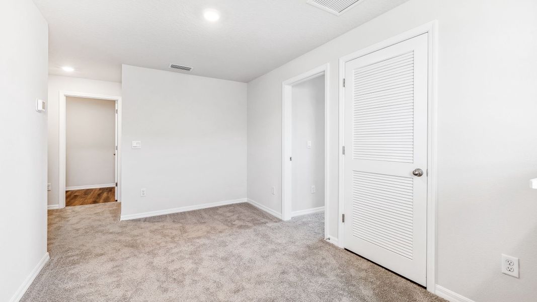 Spacious, unfurnished interior of a new home in Legacy Preserve, Parrish (Image 19). Spacious, unfurnished interior of a new home in Legacy Preserve, Parrish (Image 19).