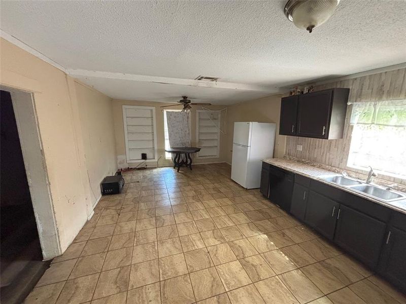 Furnished interior view inside a new home in , Cleburne (Image 3).