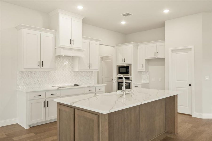 Furnished interior view inside a new home in The Retreat at North Grove 60, Waxahachie (Image 13). Furnished interior view inside a new home in The Retreat at North Grove 60, Waxahachie (Image 13).