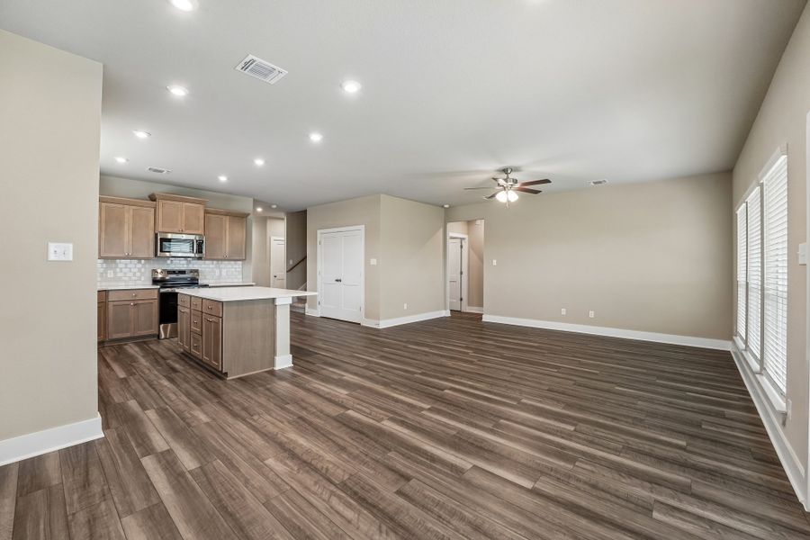 Spacious, unfurnished interior of a new home in Hartrick Ranch, Temple (Image 7).