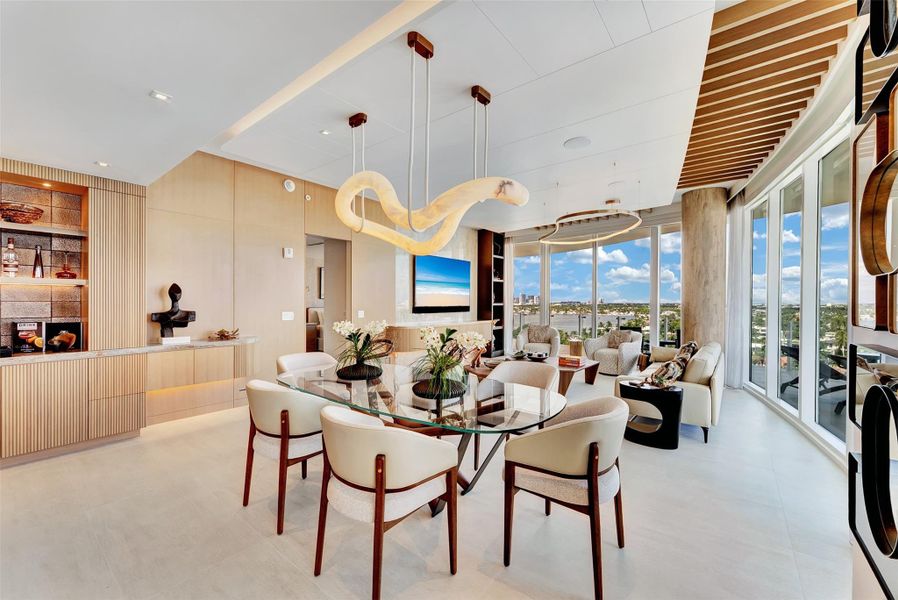 attelan Itlaia Dining Table