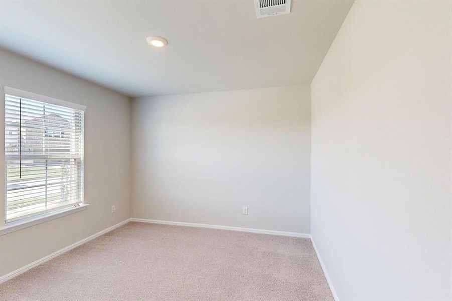 Spacious, unfurnished interior of a new home in Mobberly Farms, Pilot Point (Image 24).