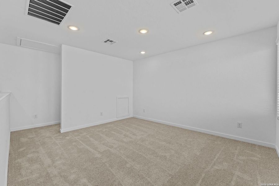 Spacious, unfurnished interior of a new home in Grace Valley, Marion (Image 23).