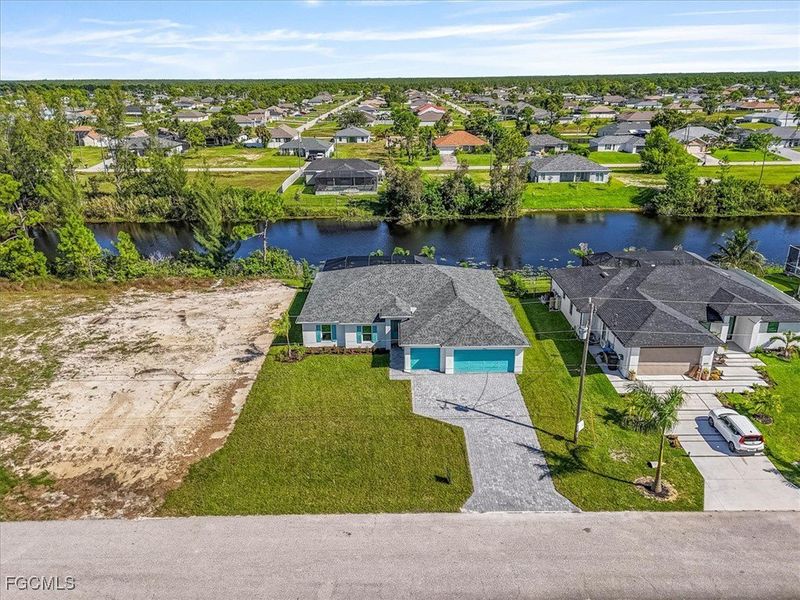Image 40 of a home in Cape Coral.