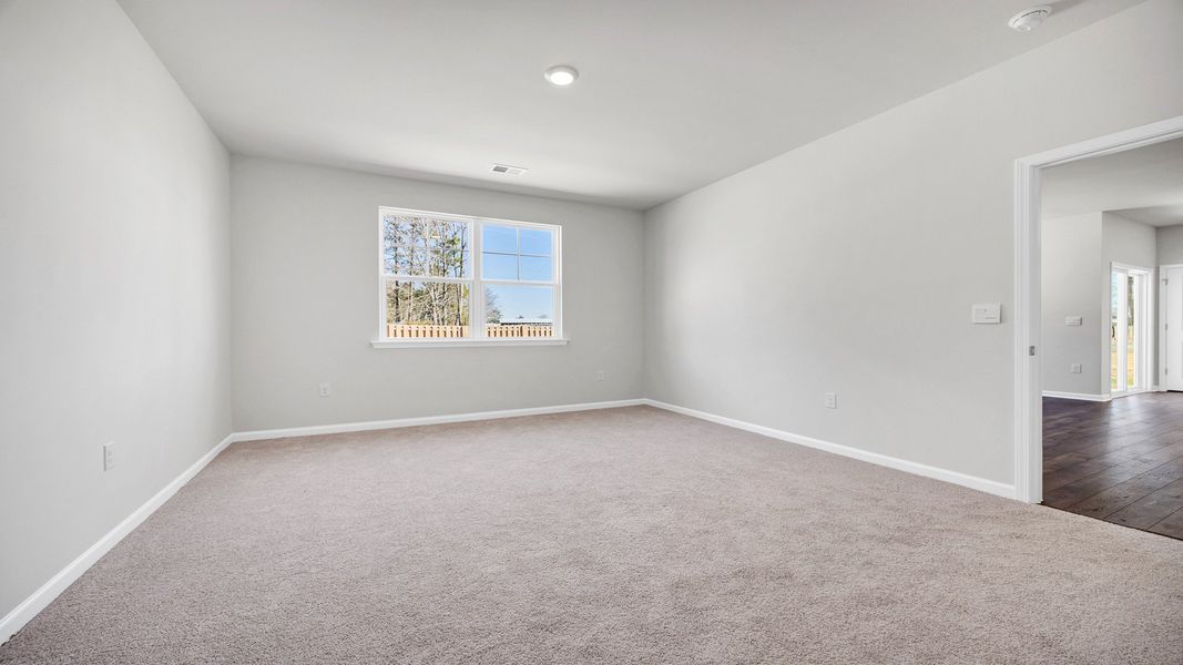 Spacious, unfurnished interior of a new home in Sease's Pond, Gilbert (Image 19).