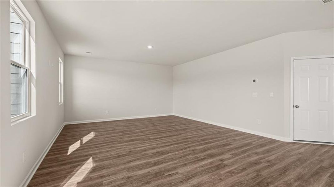 Spacious, unfurnished interior of a new home in Cedar Ridge - Locust Grove Station, Locust Grove (Image 27).