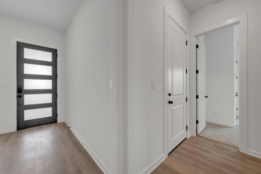 Spacious, unfurnished interior of a new home in Heritage, Dripping Springs (Image 8). Spacious, unfurnished interior of a new home in Heritage, Dripping Springs (Image 8).