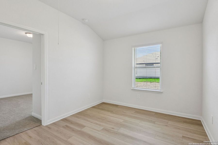 Spacious, unfurnished interior of a new home in Catalina, Converse (Image 36).