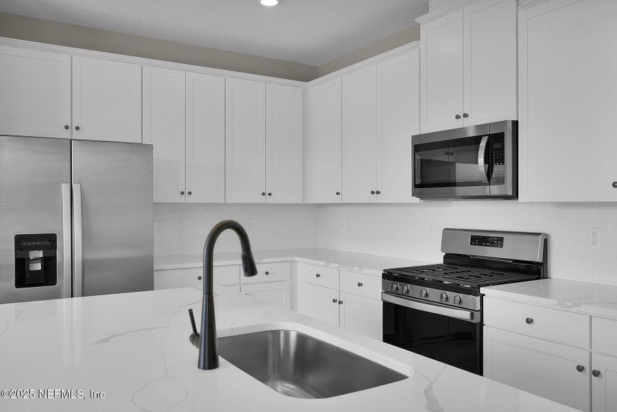 Furnished interior view inside a new home in Jennings Farm, Middleburg (Image 5).