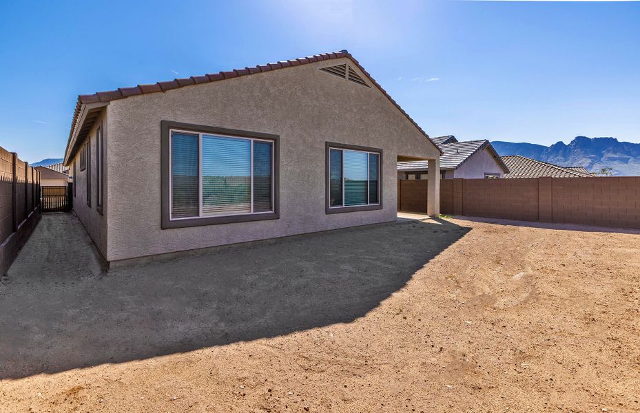 Exterior details and patio area of a home in Vistoso Canyon Estates, Oro Valley (Image 4).