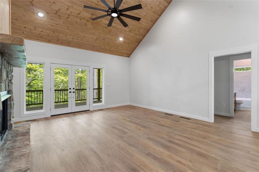 Spacious, unfurnished interior of a new home in , Ellijay (Image 35).