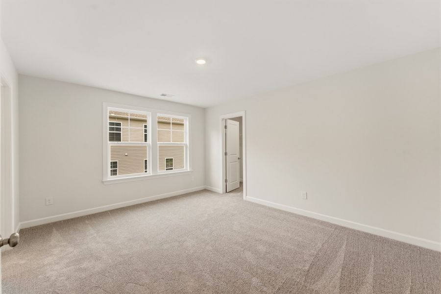 Spacious, unfurnished interior of a new home in Timberland Grove, Anderson (Image 37).