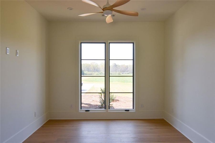 Spacious, unfurnished interior of a new home in , Bishop (Image 18).