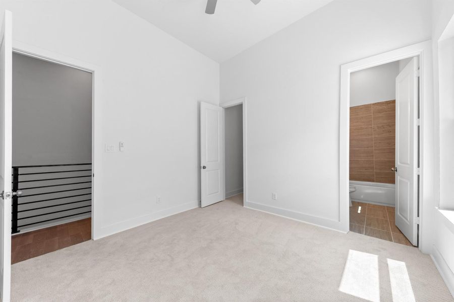 Spacious, unfurnished interior of a new home in , Houston (Image 27).