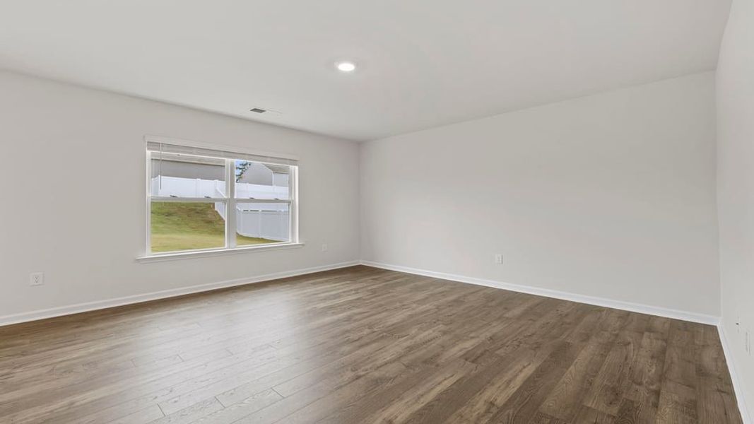 Spacious, unfurnished interior of a new home in Lakestone, Woodruff (Image 17).