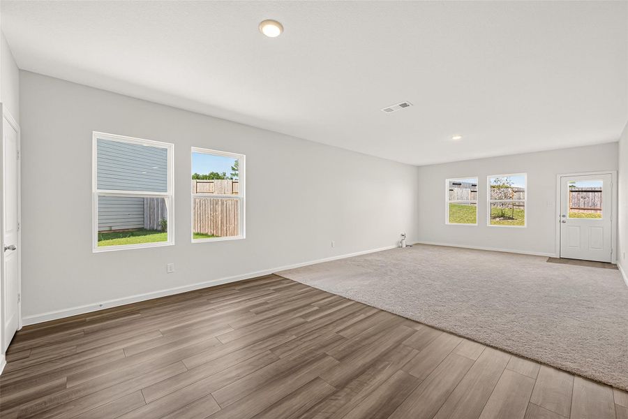 Spacious, unfurnished interior of a new home in Chapel Run, Montgomery (Image 21). Spacious, unfurnished interior of a new home in Chapel Run, Montgomery (Image 21).