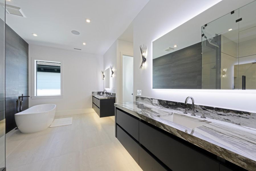 PRIMARY BATHROOM 2ND FLOOR