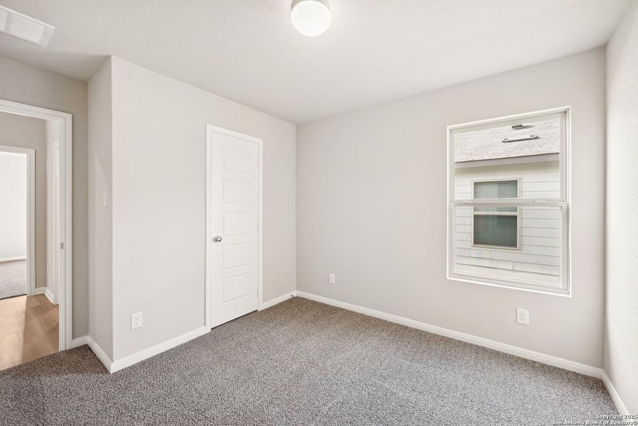 Spacious, unfurnished interior of a new home in Greenspoint Heights, Seguin (Image 29).