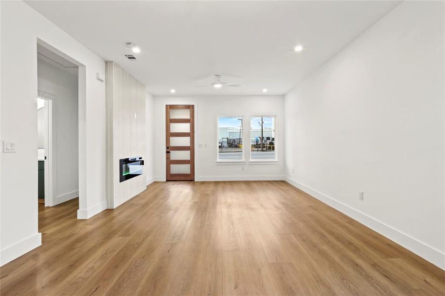Spacious, unfurnished interior of a new home in , Dallas (Image 17). Spacious, unfurnished interior of a new home in , Dallas (Image 17).
