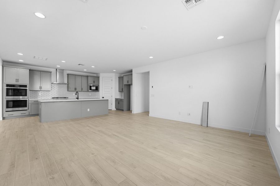 Spacious, unfurnished interior of a new home in Combs Ranch, San Tan Valley (Image 14).