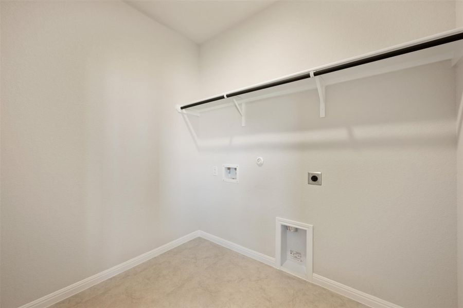 Spacious, unfurnished interior of a new home in Rolling Glen, Hutto (Image 27). Spacious, unfurnished interior of a new home in Rolling Glen, Hutto (Image 27).