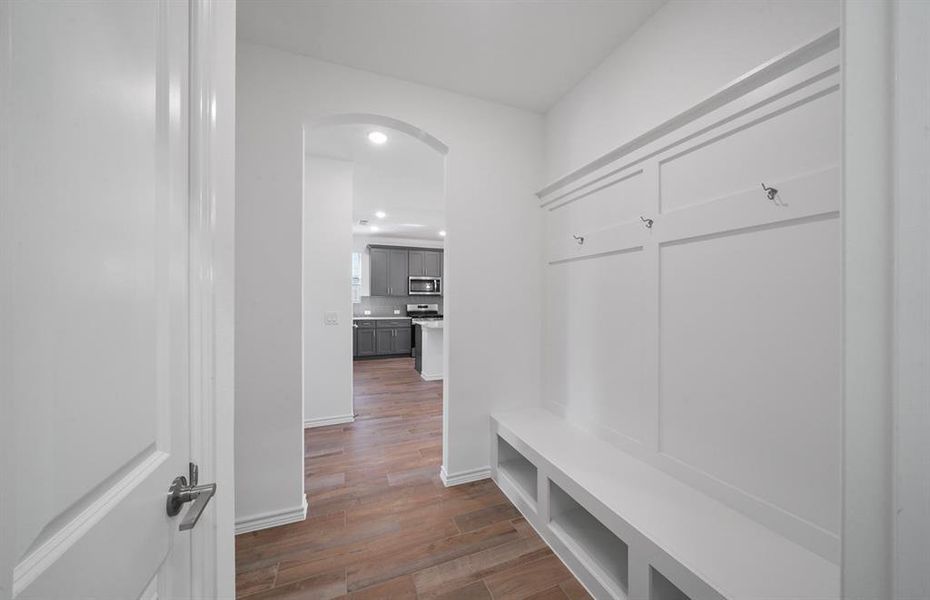 Spacious, unfurnished interior of a new home in Sunterra, Katy (Image 18).