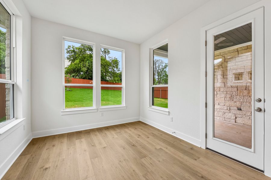 Spacious, unfurnished interior of a new home in Sauls Ranch, Round Rock (Image 15).