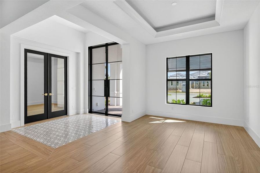 Spacious, unfurnished interior of a new home in , Sarasota (Image 65).