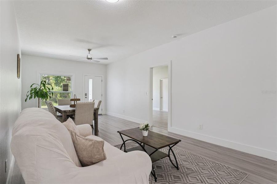 Furnished interior view inside a new home in , Orlando (Image 17).