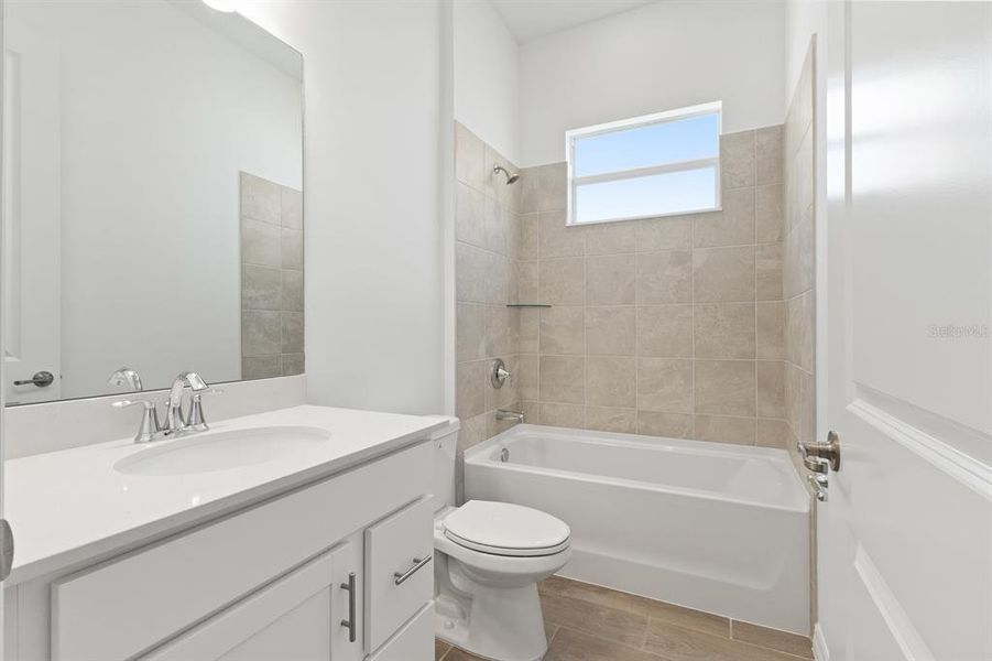 Furnished interior view inside a new home in Sandy Key, Fort Myers (Image 13).