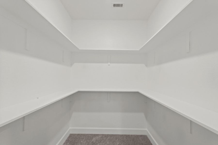 Spacious, unfurnished interior of a new home in , Houston (Image 35).