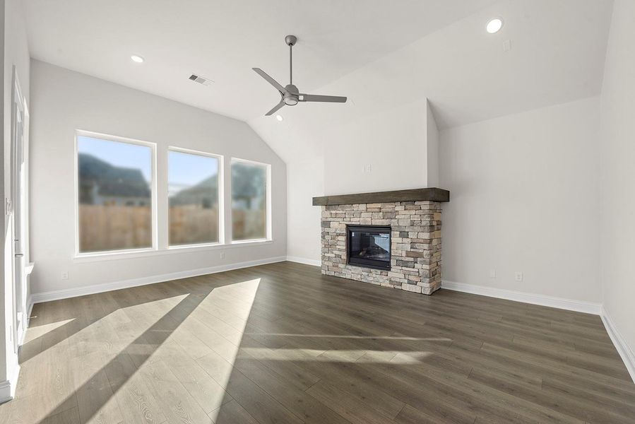 MER6-0004-4B_HuntleyIIIC_FamilyRoom MER6-0004-4B_HuntleyIIIC_FamilyRoom