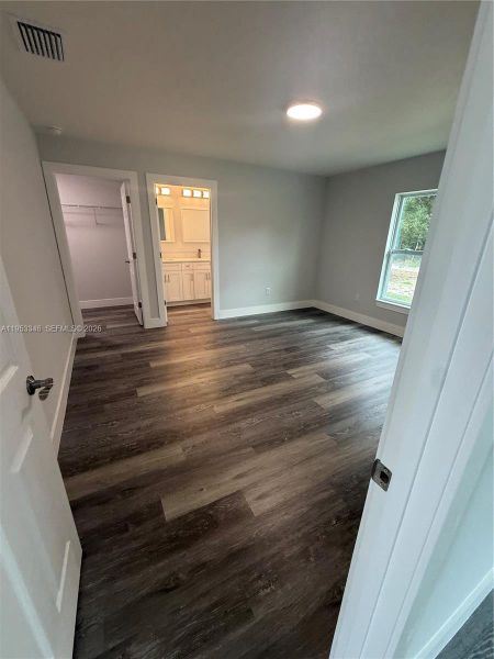 Spacious, unfurnished interior of a new home in , Dunnellon (Image 26).