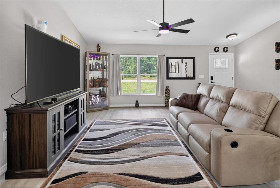 Furnished interior view inside a new home in , Ocklawaha (Image 26).