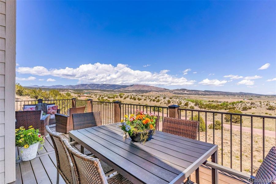 Exterior details and patio area of a home in , Cañon City (Image 24).