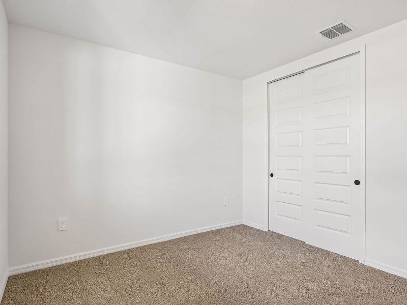 Spacious, unfurnished interior of a new home in The Grove at Stuart Crossing - Signature Series, Bartow (Image 16). Spacious, unfurnished interior of a new home in The Grove at Stuart Crossing - Signature Series, Bartow (Image 16).