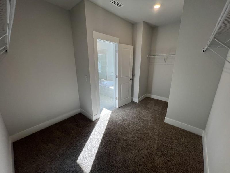 Spacious, unfurnished interior of a new home in Red Bird Manor, Jefferson (Image 27). Spacious, unfurnished interior of a new home in Red Bird Manor, Jefferson (Image 27).