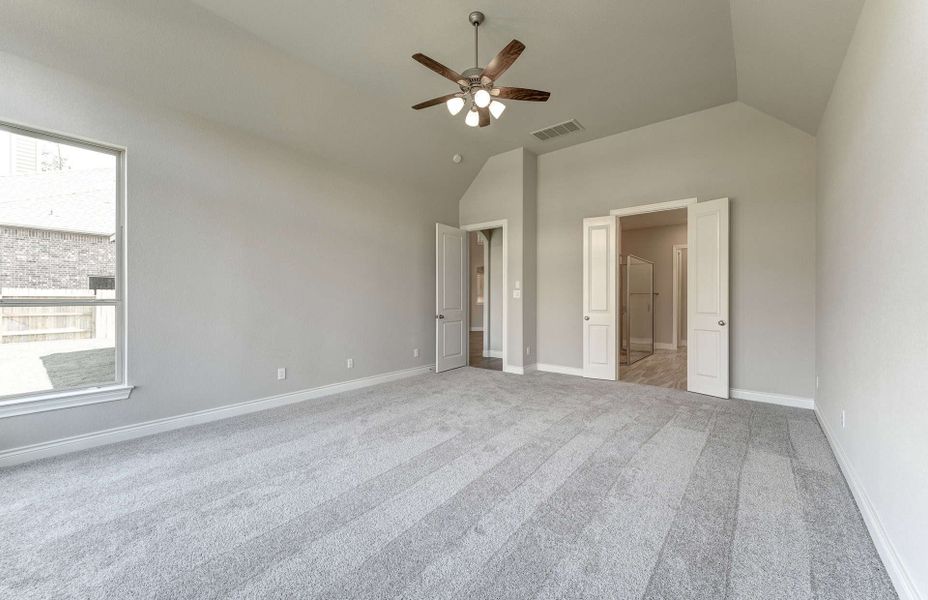 Spacious, unfurnished interior of a new home in Artavia 70′, Conroe (Image 33).