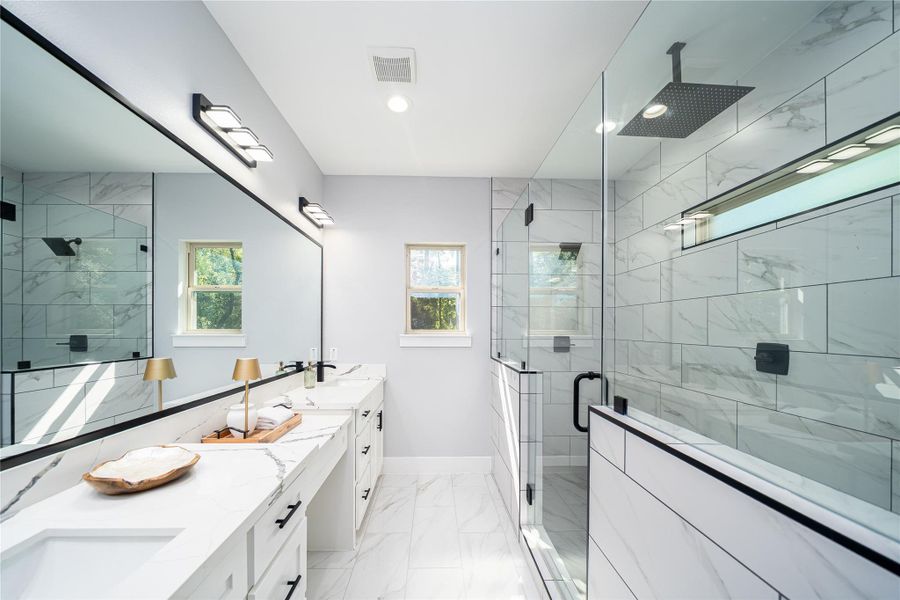 Primary en suite bathroom Primary en suite bathroom