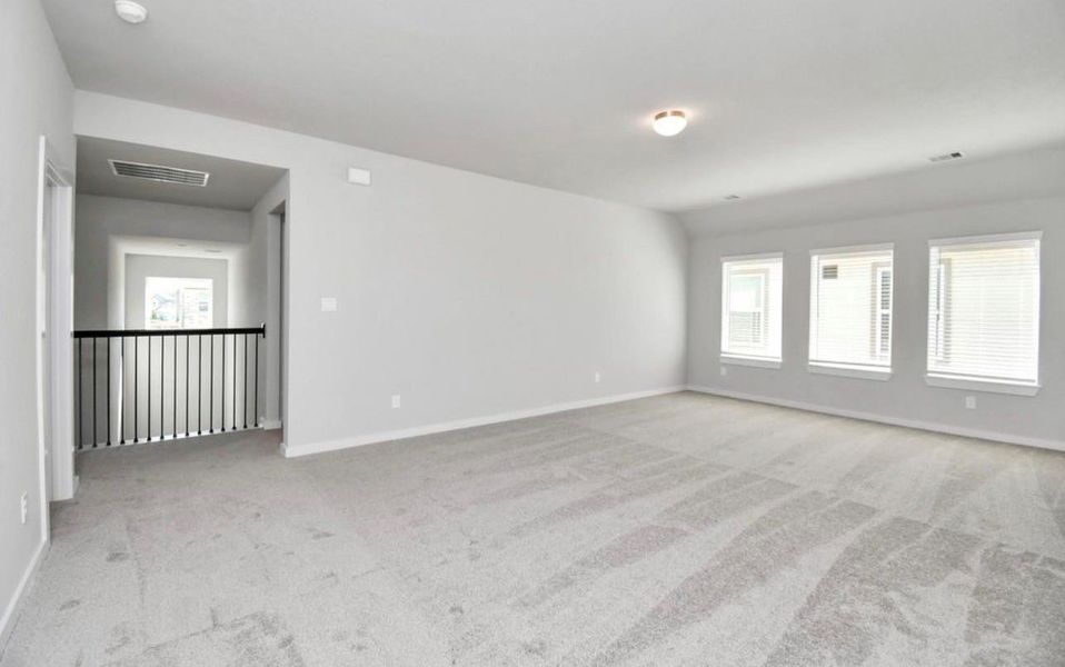 Spacious, unfurnished interior of a new home in Telge Ranch, Cypress (Image 28).