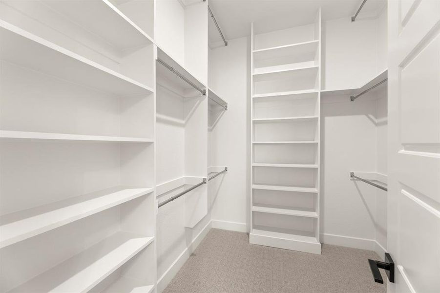 37. 200 Pearland - Closet (2)