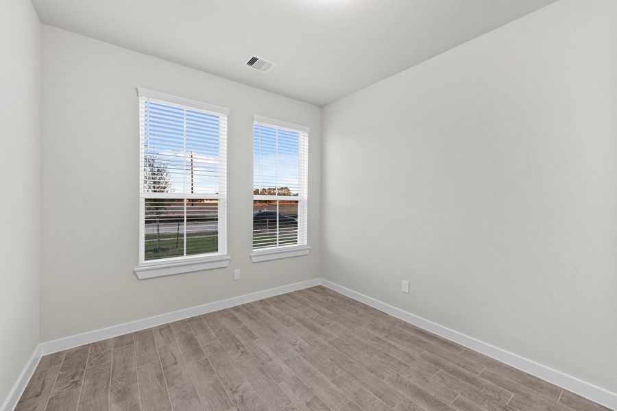 Spacious, unfurnished interior of a new home in Briarwood Crossing, Rosenberg (Image 30).