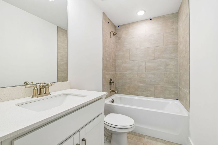 Furnished interior view inside a new home in Devonshire, Mount Juliet (Image 7).