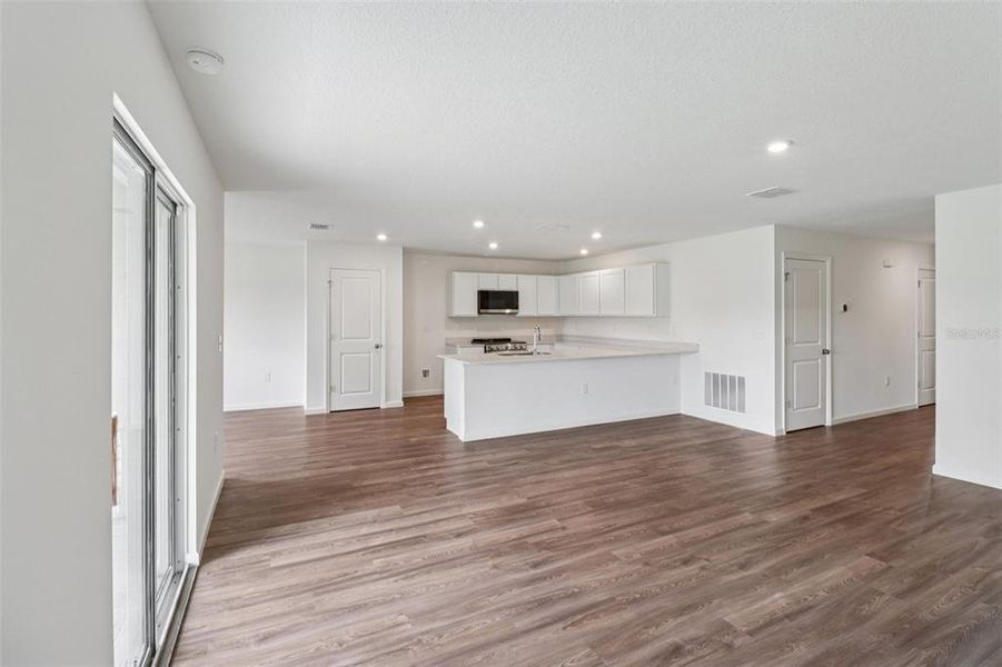 Spacious, unfurnished interior of a new home in Sumter Villas, Sumterville (Image 37).
