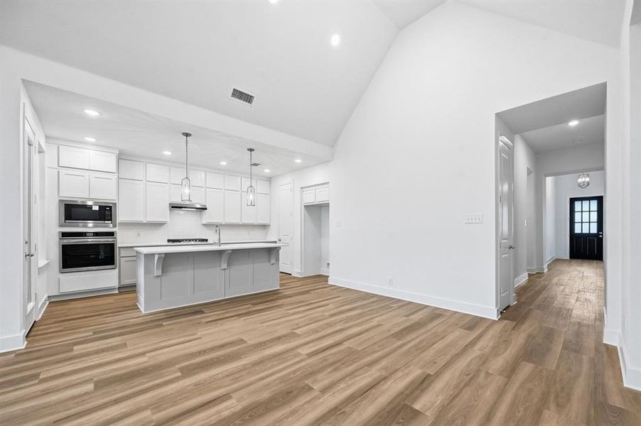 Spacious, unfurnished interior of a new home in Waterscape: 50ft. lots, Royse City (Image 19).